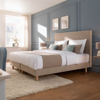 plaza hotel bed